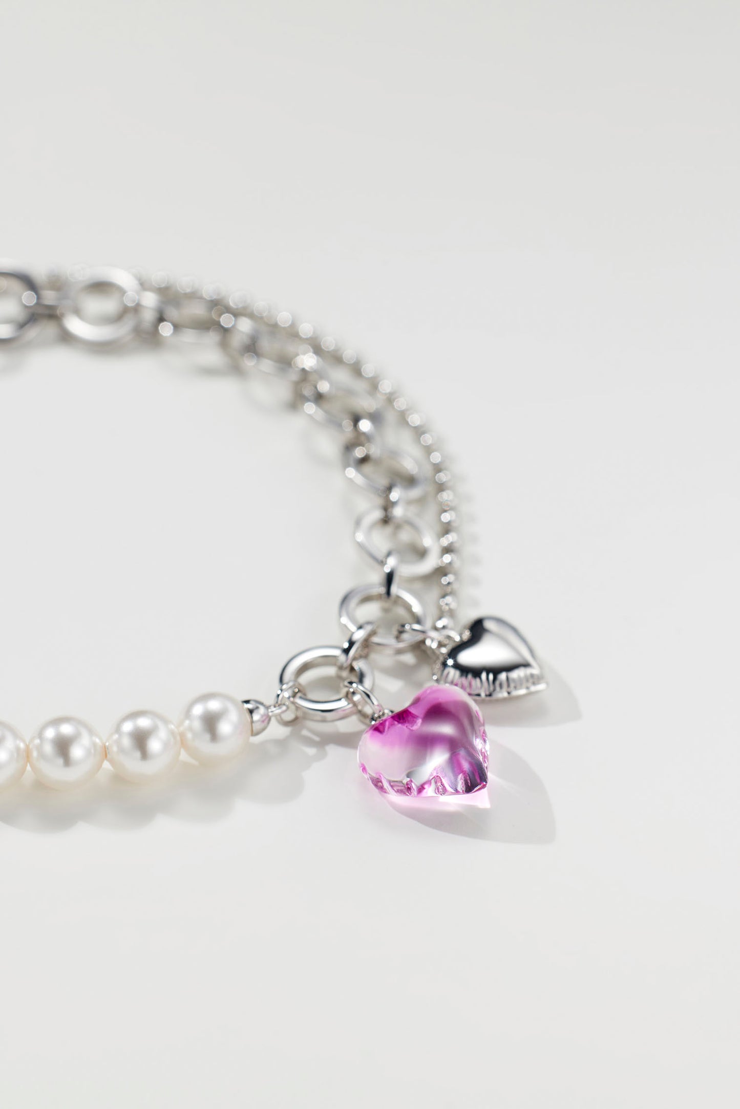 Tak Modne Lucite Dyed Heart Bracelet