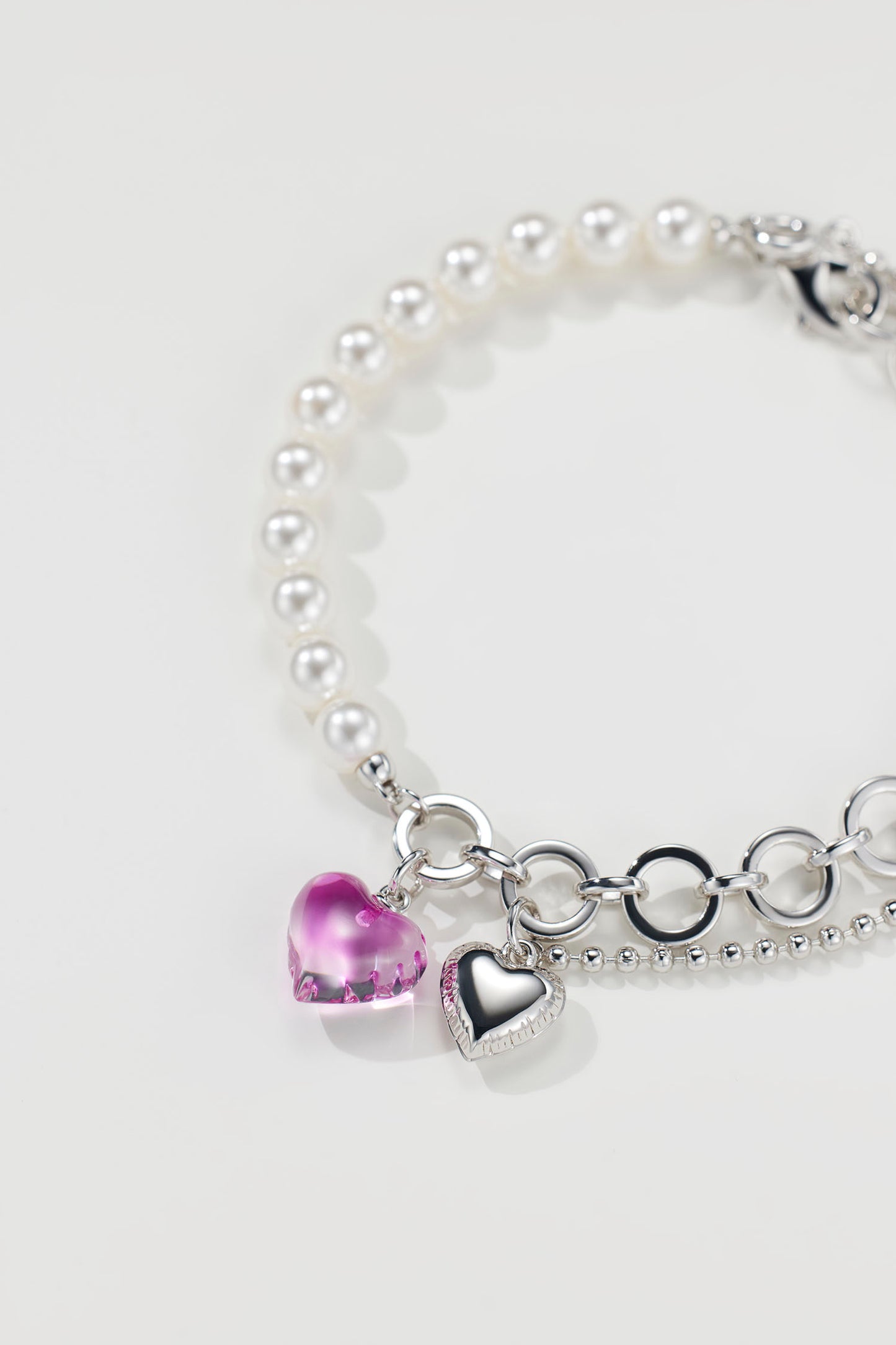 Tak Modne Lucite Dyed Heart Bracelet
