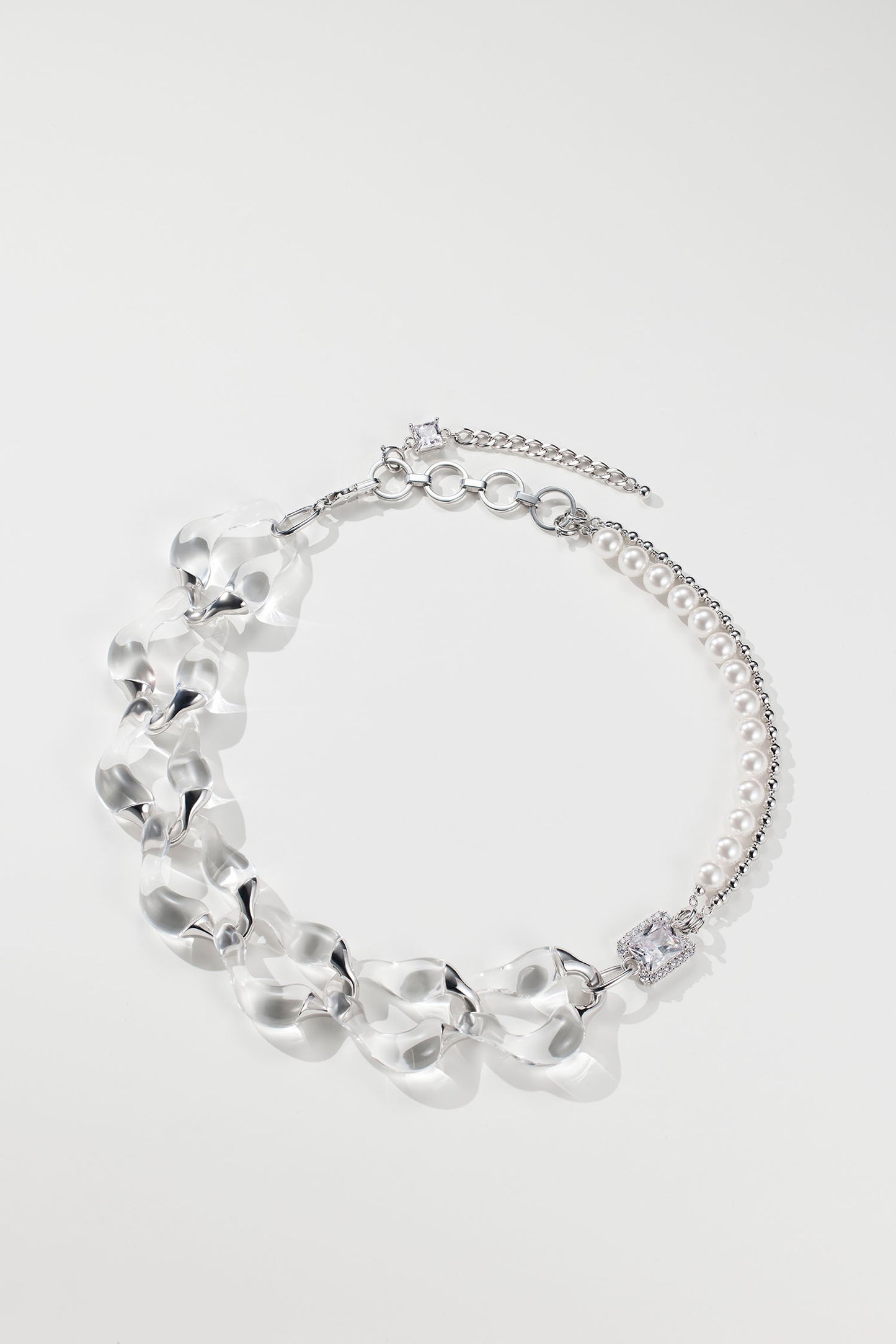 Tak Modne Pearl Lucite Necklace