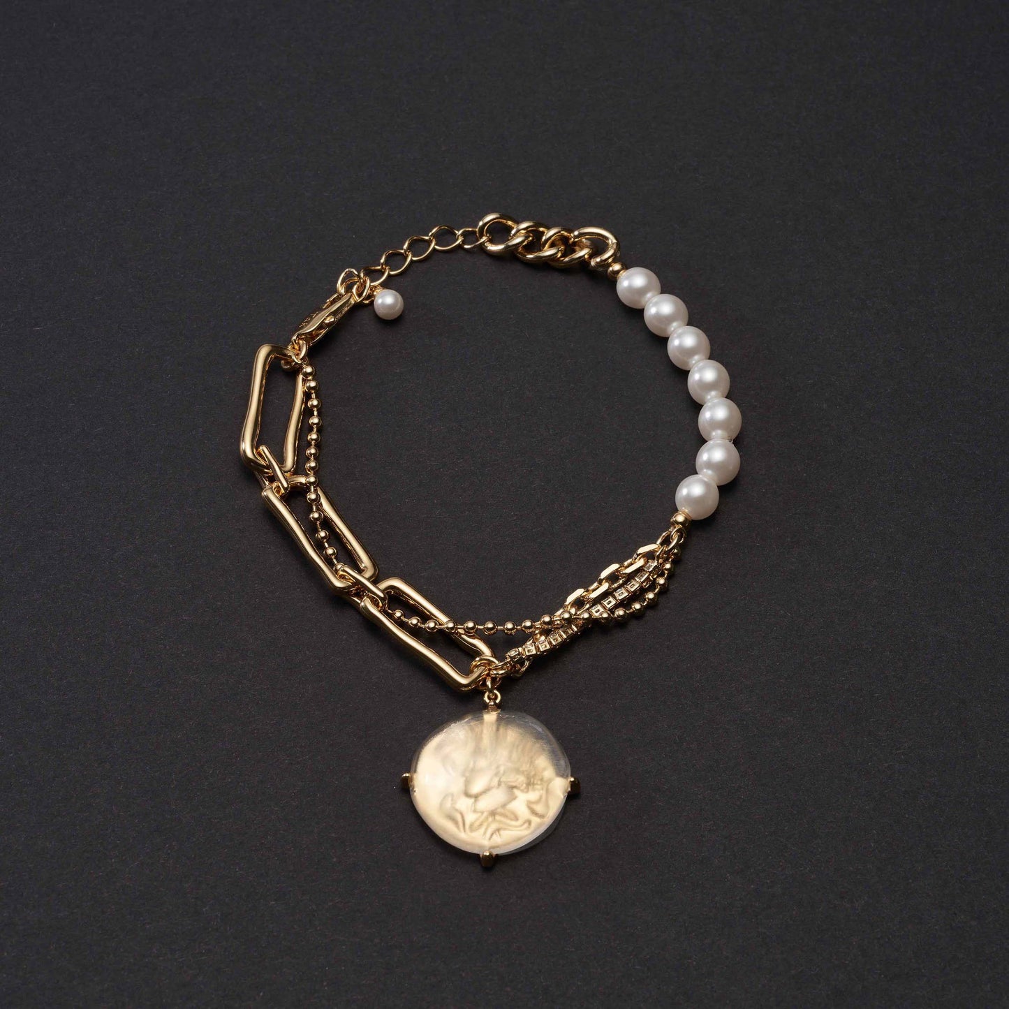 Pearl Metalic Lucite Bracelet